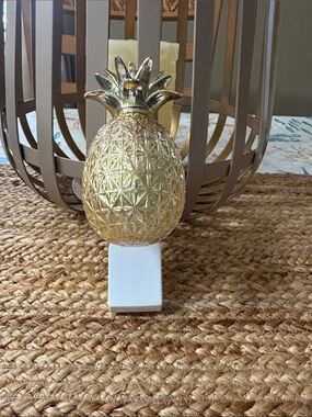 Bath & Body Works Pineapple Wallflower Plugin